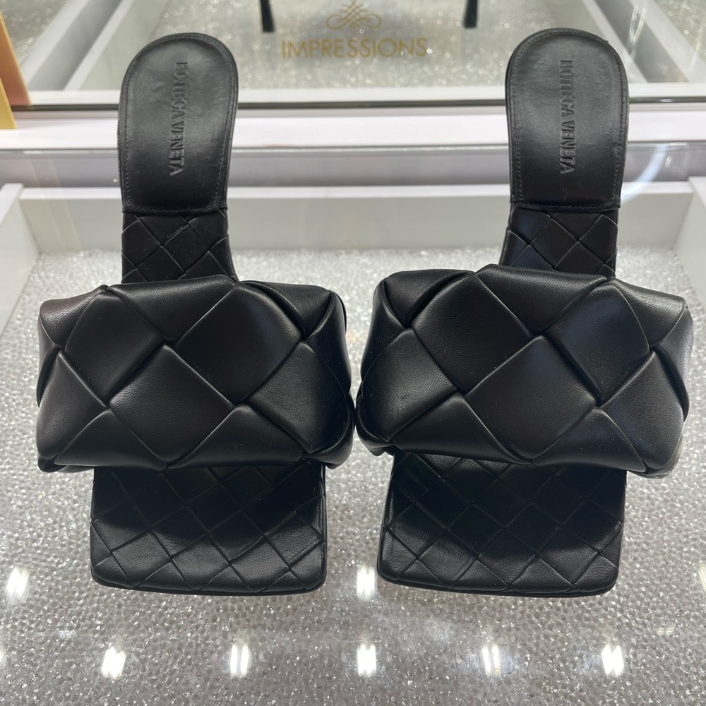 EUC Authentic Bottega Veneta Lido Sandal’s 37 1/2
